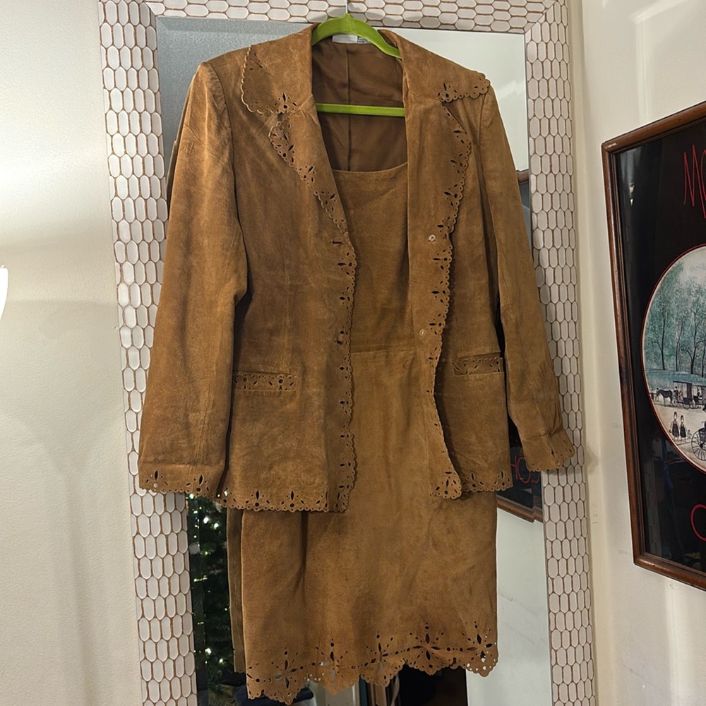 Newport News Style Works Size 10/12 dress with matching blazer 100% leather
